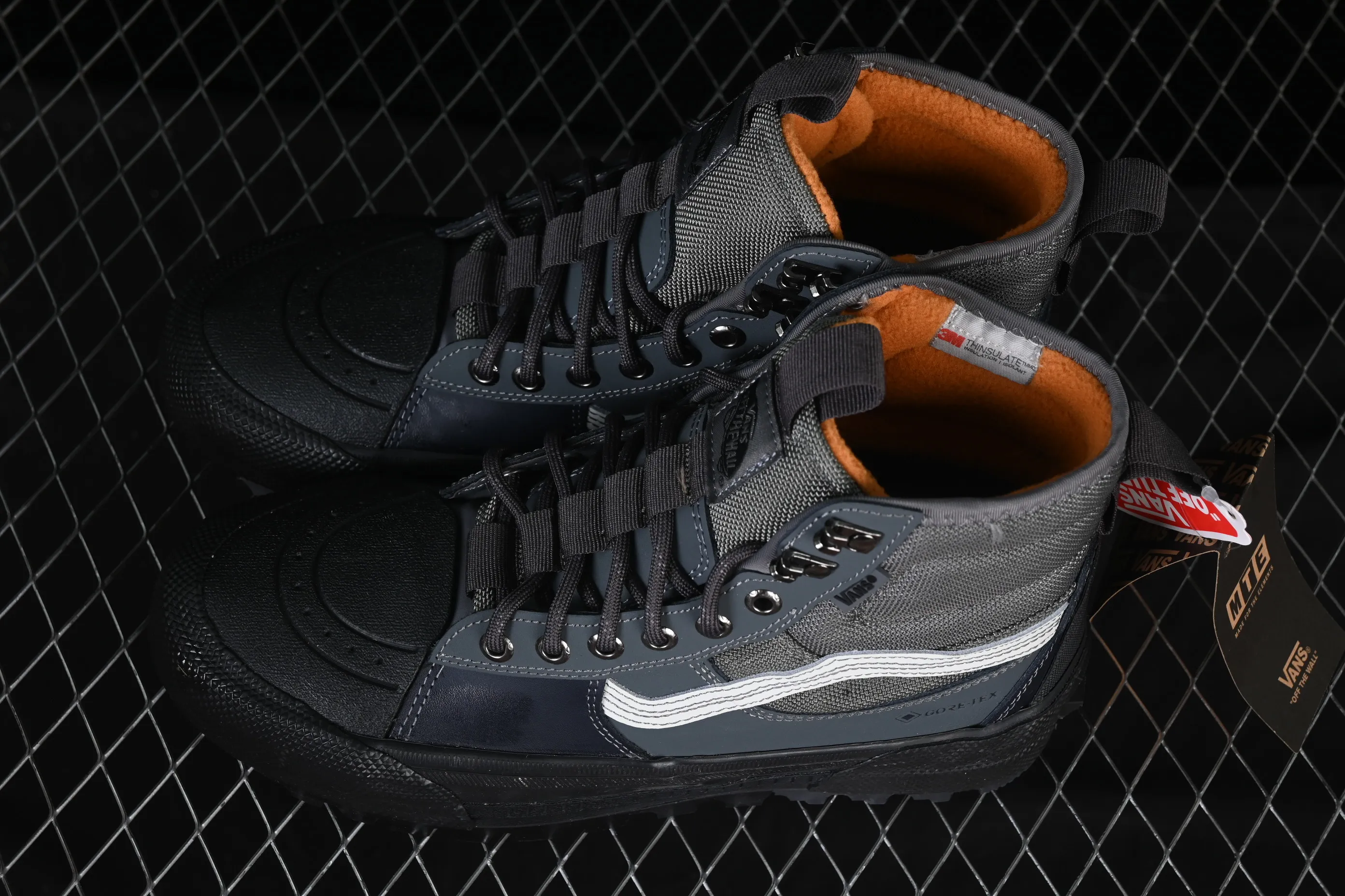 All categories Vans Vans series Vans Hi Vans high-top Vans Sk8-Hi Gore Te Outdoor adventure series round-toe lace-up high-top outdoor functional casual shoes VN0A5I116MP